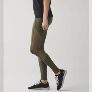 Lululemon Barre Star Pant Full-On Luon in Fatigue Green Size 4